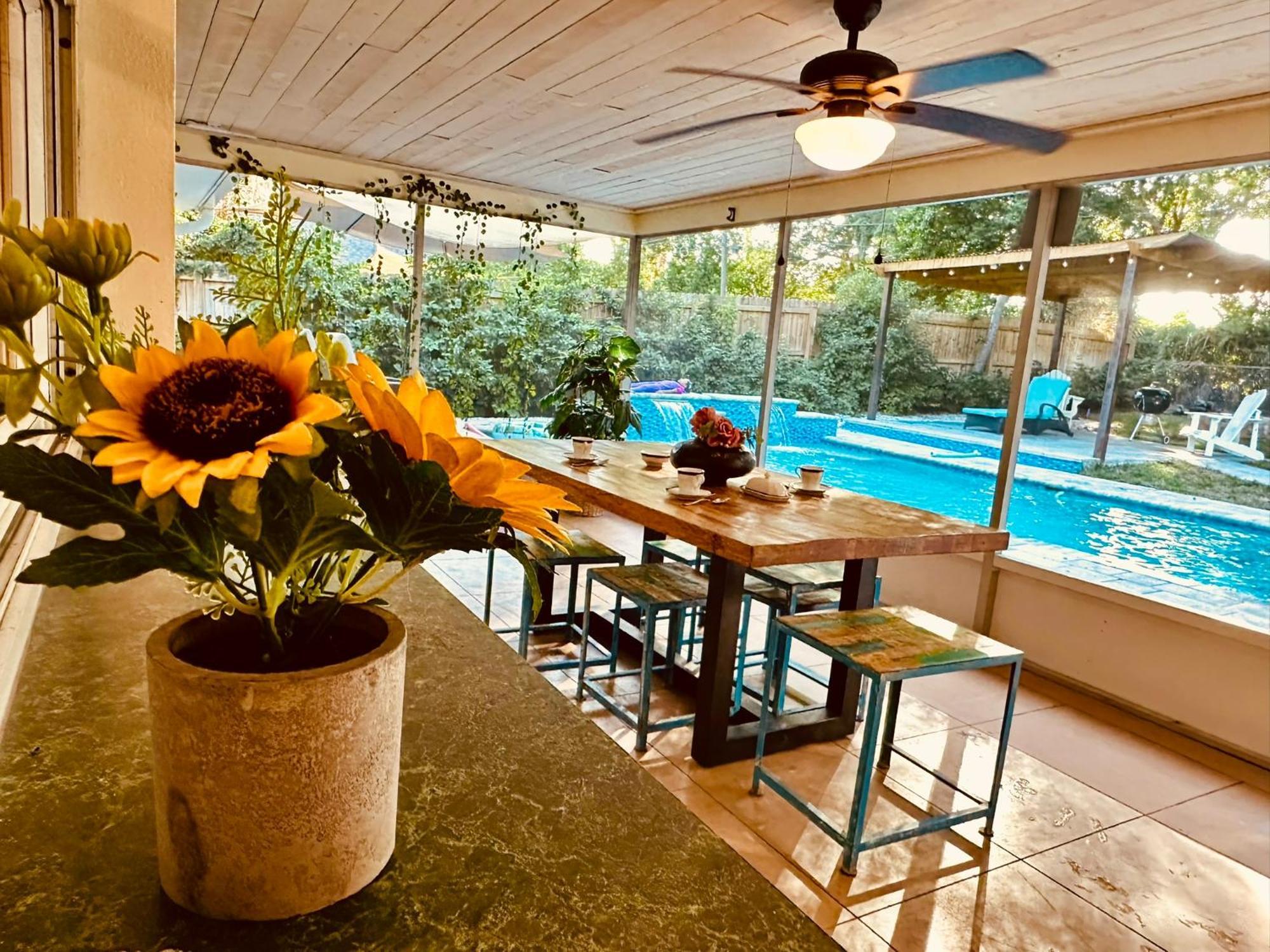 4 Bedroom Clearwater Vacation Home With Amazing Backyard Ngoại thất bức ảnh