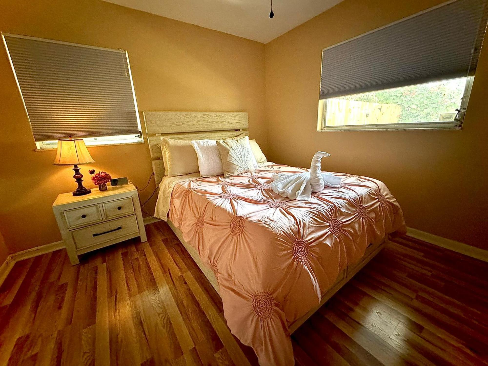 4 Bedroom Clearwater Vacation Home With Amazing Backyard Ngoại thất bức ảnh